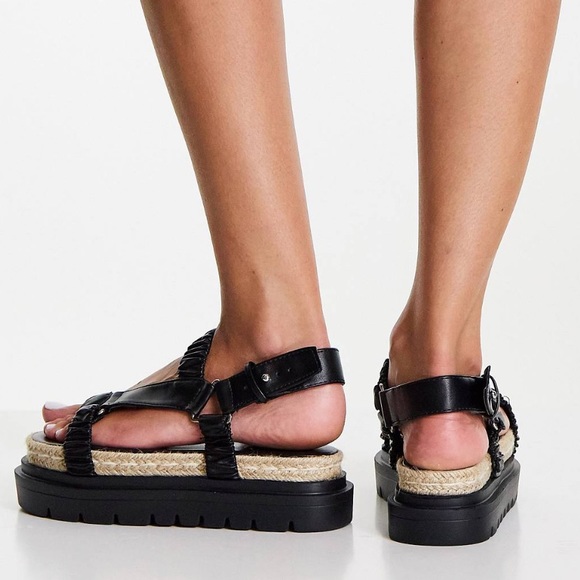 Sandals - Picture 3 of 3